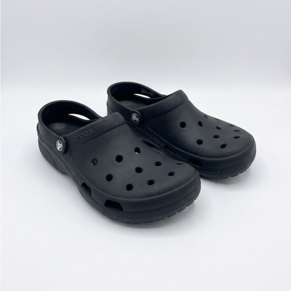 CROCS Classic Clog in Black M:10 W:12